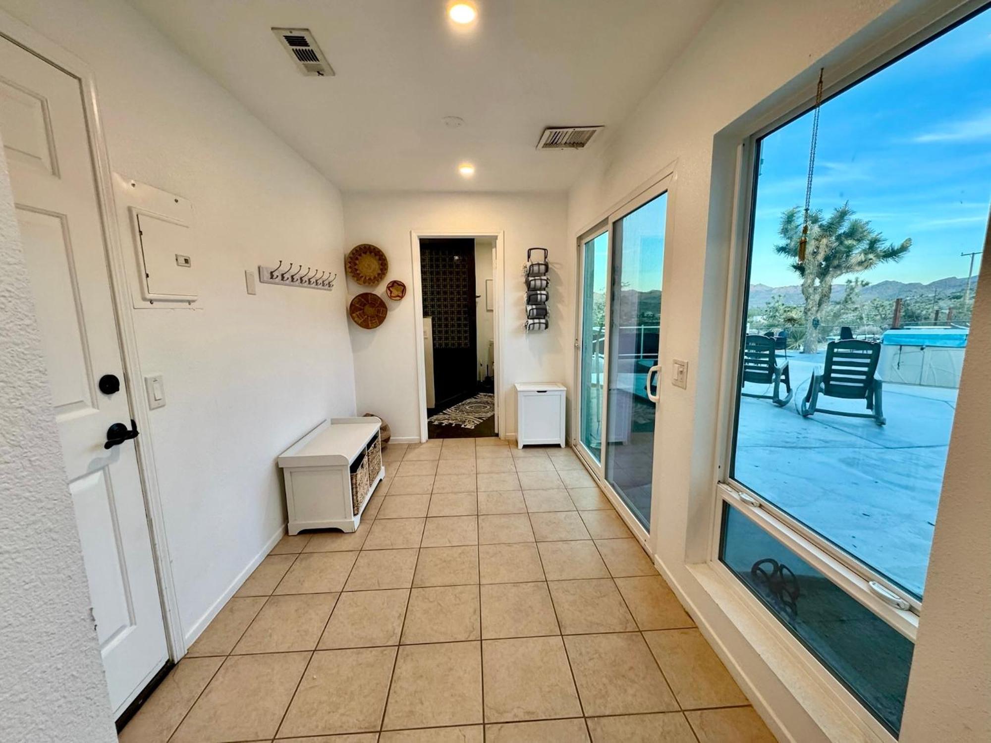 Epic Views, Huge House, Acres Of J-Trees To Explore, Hot Tub, Pool, Ac, And Mini-Golf Joshua Tree Exterior photo