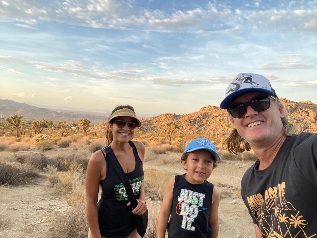 Epic Views, Huge House, Acres Of J-Trees To Explore, Hot Tub, Pool, Ac, And Mini-Golf Joshua Tree Exterior photo